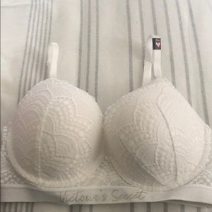 Victoria’s Secret Full Coverage T-Shirt Push Up